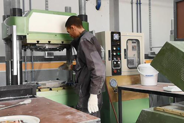Huafu General Manager Visited Customers Abroad